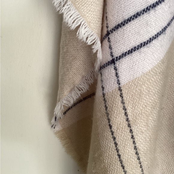 Plaid shawl cape ruana wrap sweater cardigan poncho One Size EUC - Picture 5 of 6